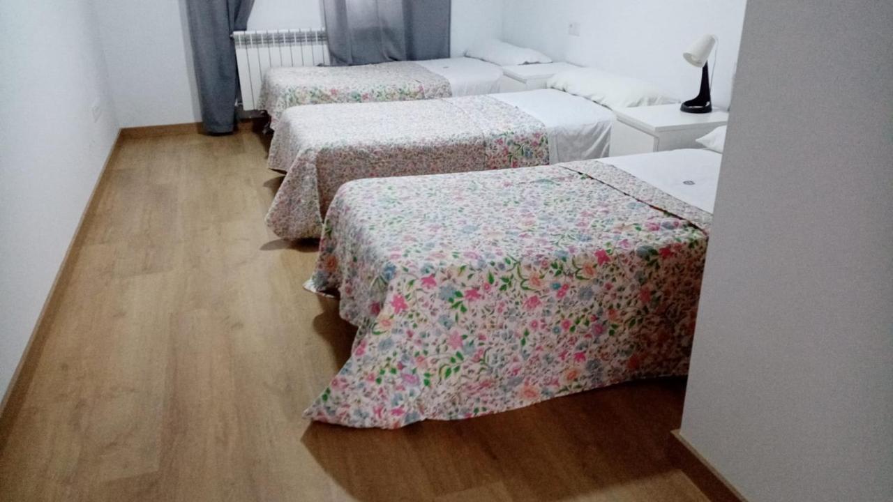 Апартаменты Turistic Apts Rosalia De Castro Рибадео Экстерьер фото